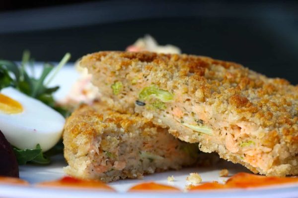 Buy Salmon & Broccoli Fishcakes (Large) - 6 online